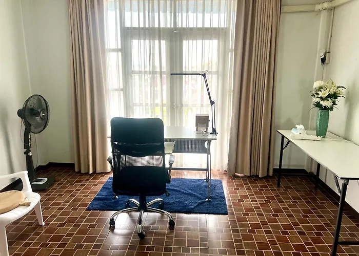 Private 3rd Floor 3*